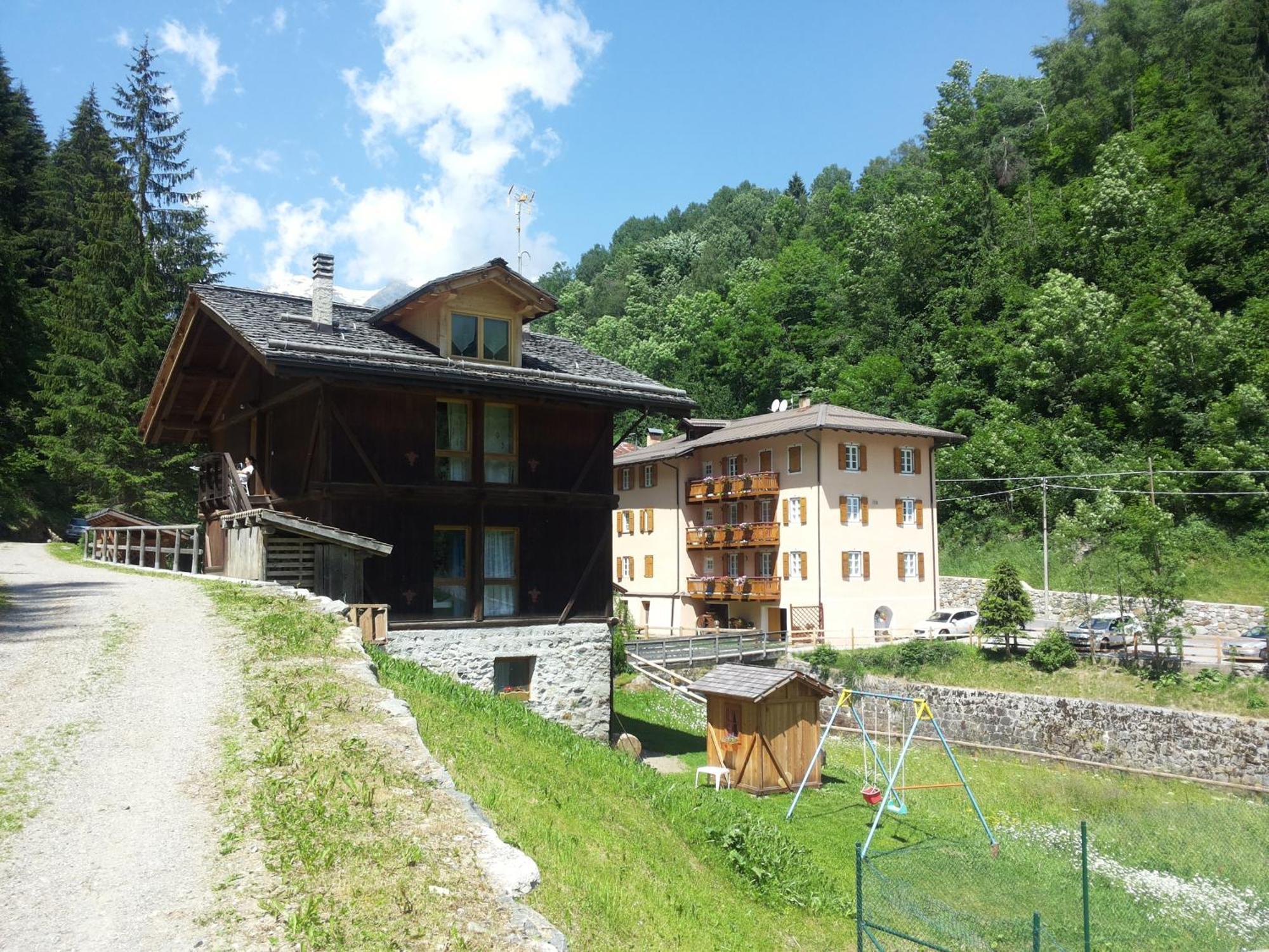 Appartamenti Rabbi Fonti Bagni di Rabbi Exterior photo